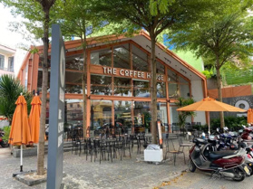Trống sẵn mặt bằng 455m2 (ngang 20m), số 9 đường Nguyễn Văn Linh, Đà Nẵng. Coffee House mới trả