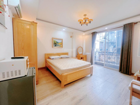 Căn hộ ban công thoáng Quận 1 ngay cầu Ba Son, Phố Nhật, Vincom Đồng Khởi