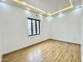 Nhà Tuyến 2 Hồ Sen xây độc lập 50m*3 tầng , nhà 3 mặt thoáng chỉ hơn 3 tỷ