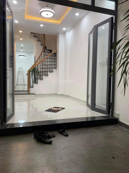 Nhà nguyên căn Huỳnh Văn Bánh H3G 3x10m trệt 3 lầu ST 3PN 4WC - 17tr TL 0339 668 168 xem nhà ngay