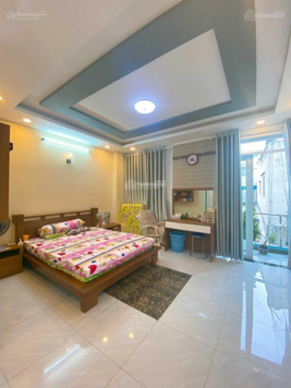 Bán nhà đẹp, khu nội bộ sát đường lớn Nguyễn Văn Trỗi, P8 Q. PN