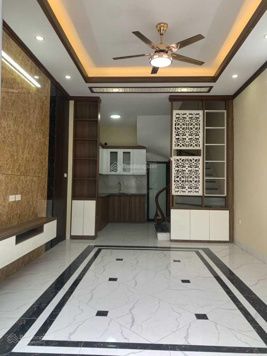 CỰC HIẾM - bán nhà Thạch Bàn - đẹp long lanh - ô tô đỗ vào nhà - 10m ra xe tải tránh