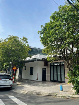 Cho thuê nhà cấp 4 lô góc Nguyễn Kim - Hoàng Đình Ái