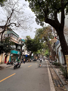 Bán nhà mặt phố cổ Hàng Cót, Hoàn Kiếm 200m2, 6 tầng thang máy, vị trí kinh doanh đắc địa cực đẹp