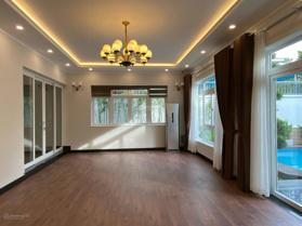 Chính chủ cần bán biệt thự hồ bơi ngay Quốc Hương - DT 13x26m = 340m2 - trệt 2 lầu - giá bán 55 tỷ