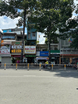 Mặt tiền Nguyễn Tri Phương, Phường 9, Quận 10
