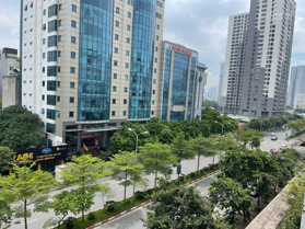 Bán căn hộ D5 phố Trần Thái Tông 170m2 căn góc full đồ giá rẻ bất ngờ