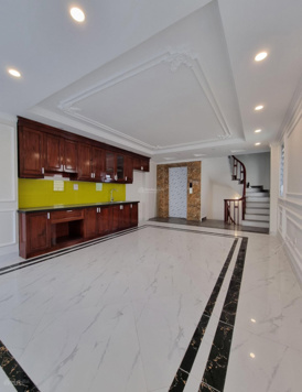 Bán nhà Thạch Bàn 65m2 5 tầng, có sân rộng Thang máy, Ô tô để trong sân giá 7,8 tỷ