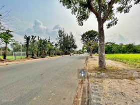 Chính chủ gửi bán lô duy nhất khu A2 6x24m, 144m2 giá 52.5 triệu/m2 có sổ đỏ. LH Tuấn 0939 386 552