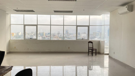 Trống sàn 250m2 - 40 triệu/tháng (160k/m2) tại đường 30 tháng 4, Hải Châu. Phù hợp 40 đến 50 N.sự
