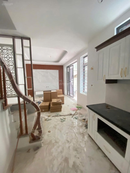 Trung tâm Hoàng Mai nhà mới 40m2x5T 20m ra phố, ngõ rộng thoáng, 10m ôtô giá 5.5 tỷ
