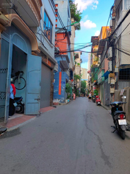 4,75 tỷ. Ở - Đầu tư. Ô đất 50m2, mặt tiền 4m. Lô góc. Đường 2,9m, cách oto 15m. Ngõ 259 Phú Diễn