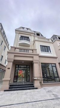 Suất ngoại giao căn BTĐL 225m2 tại Vinhomes Golden Aveneu, giá chỉ 13,x tỷ,view công viên trung tâm