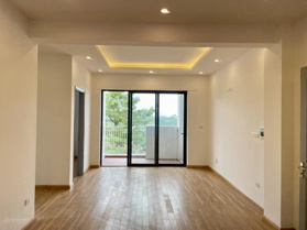 Căn hộ chung cư nhà P khu đô thị Việt Hưng giá cực rẻ chỉ 32 triệu/ m2