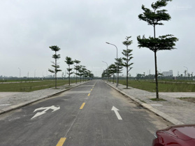 Lô ngay dãy ngoài kđt Đông Yên, Văn Phú Yên Phong, đường to trục chính tăng giá tốt