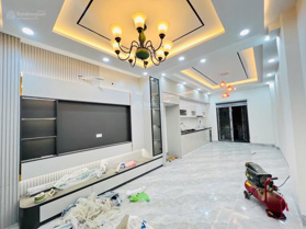 ĐẸP NHẤT KHU VỰC - SIÊU HIẾM - Hơn 8 tỷ - nhà Đức Giang - 6 tầng thang máy - ô tô chạy vòng quanh