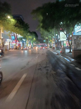 Nhà đẹp phân lô ô tô tránh trước cửa