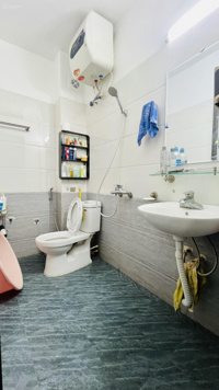 Chính chủ bán nhà 4 tầng đang ở tại quận Hà Đông