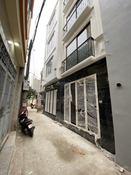 Nhà Yên Sơn, 500m ra ĐL Thăng Long, 42m2*3T vị trí gần trường học các cấp, oto dỗ gần. Giá 2,85 tỷ