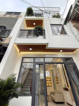 Nhà đẹp nở hậu HXH 5m 468/ Phan Văn Trị, P7, GV. 4,8x15(72m2). 1 trệt - 2 lầu. SHR