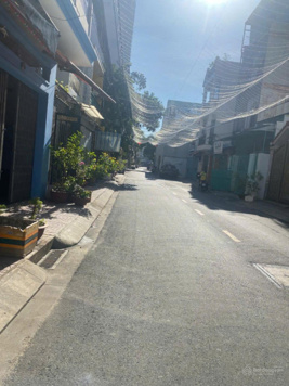 Cho thuê mặt bằng kinh doanh, mặt tiền đường 11