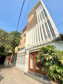 LÔ GÓC 3 THOÁNG - Ô TÔ VÀO NHÀ - 10M RA PHỐ - TẶNG TOÀN BỘ NỘI THẤT - TIỆN ÍCH BẠT ngàn.