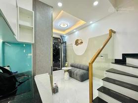 Thanh lý gấp nhà Hoàng Sa, Quận 3. DT 60m2, LH Như 0766 372 453, hẻm xe hơi rộng