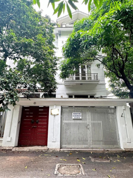 SIÊU PHẨM biệt thự VIP Vườn Đào, Lạc Long Quân, Tây Hồ 203m2, 4 tầng, mặt tiền 15m, giá chỉ 94 tỷ