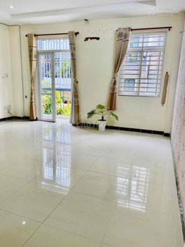 BÁN NHÀ HXH THÔNG KHU LÊ THỊ HỒNG GV DT 4x14m, 6.5 TỶ tl