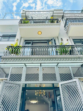 Sang nhượng gấp nhà 41m2 Yên Thế, P. 2, Tân Bình. Gần sân bay, xây 4 tầng, giá 2 tỷ