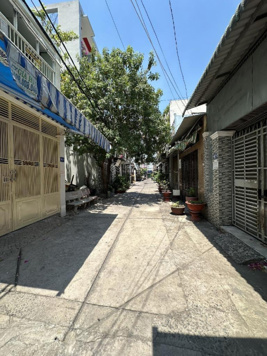 Bán nhà mới hẻm xe hơi Lê Văn Quới 6,4mx18m 3 tầng 4PN Bình Tân giá bán 7.7 tỷ