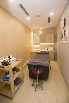 Cho thuê 400m2 sàn văn phòng tầng 3 Hoàng Đạo Thúy đã có sẵn nội thất làm spa, thẩm mỹ, phòng khám