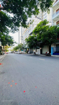 Bán đất 2 mặt tiền Dương Hiến Quyền - Vĩnh Hoà - giá 110tr/m2 - sát bãi tắm