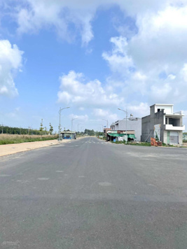 Cần bán gấp mảnh đất 125m2, trong khu tái định cư Lộc An, sổ hồng riêng, giá chính chủ 2 Tỷ 150 Tr