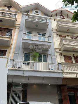 Bán nhà phân lô ngõ 80 Trung Kính: Diện tích 70 m2 x 5 tầng thang máy, mặt tiền 5.1m. SĐCC