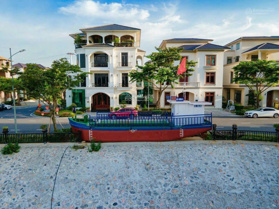 Suất NG giá tốt nhất TT, DT 310m2 giá 2x,x tỷ, đồi Beverly Hills Đức Dương, Hạ Long sổ đỏ trao tay