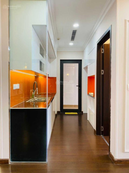 CẦN BÁN GẤP căn hộ 3 phòng ngủ 104m2, 126m2 bán lại mới nhất tại tòa Hong Kong Tower.