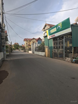 Bán đất Nhạn Tháp Mễ Sở Văn Giang Hưng Yên DT: 140m2 * 7,2m * 5,040 tỷ thông oto tránh 2 xe máy