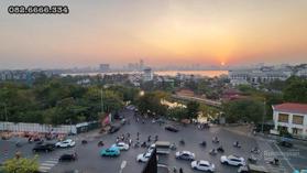 Nhà mặt phố Nghi Tàm 2 mặt thoáng. Mặt sau ngõ ô tô tránh. 5 tầng, 8 phòng ngủ khép kín