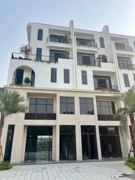 Bán liền kề tại Vaquarius Văn Giang, 8,7 tỷ, 90m2, hàng hiếm đẹp, nhiều tiện ích