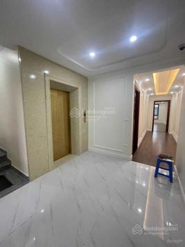 Cho thuê nhà ở phố Trung Kính đường đôi 6,5 tầng DT: 72m2 MT: 5,5m thang máy, thông sàn, giá 39tr