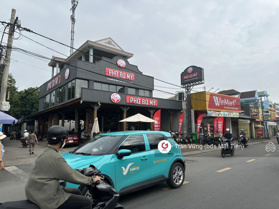 Mặt tiền Nguyễn Văn Tăng sầm uất, DT 10mx20m=200m2 vuông vức. Giá 24 tỷ. Cho thuê 60 tr/th