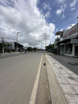 Bán căn nhà cấp 4 mái Thái mặt tiền đường Tỉnh Lộ 2, xã Diên Lạc. DT: 146m2 ngang 6.2m giá: 4,4 tỷ