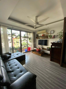 Chính chủ bán căn 93,2m2. Tầng thấp, căn góc, full nội thất, 3PN - 2VS. Cửa TN ban công ĐB