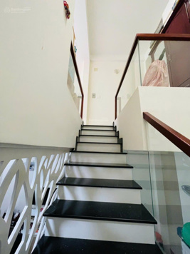 Cần bán biệt thự đẹp ngang 7m - mặt tiền đường Lê Chân, phường Phước Tân, Nha Trang, giá bán 15 tỷ