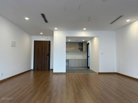 (Giá thật). Căn hộ dành riêng cho các nhà đầu tư. Tầng trung, căn góc, 150m2. 3P - 2VS. Ban công ĐN