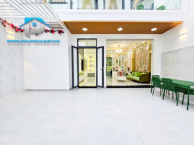 Nhà phố cực đẹp và rộng đầy đủ nội thất sang trọng đường Phạm Hữu Lầu Quận 7 - giá 8.9 tỷ, 8x14m