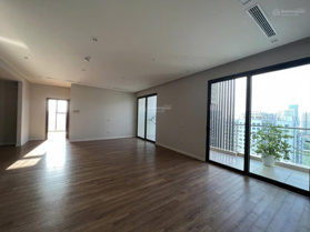 Chính chủ bán siêu biệt thự trên cao 186,5m2. Tầng trung, căn góc, ban công ĐN. 4Pn - 3vs