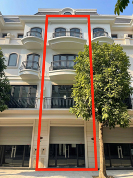 Cần bán gấp cắt lỗ căn liền kề Sao Biển 48m2 ban công to. Trục đường thông ra vành đai 3 gần Vincom