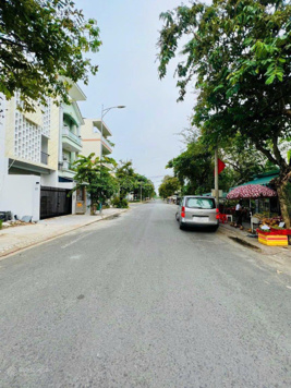 Ngộp lô 188m2 giá 2,2 tỷ - cách chợ Long Thành 3 phút - về sân bay Quốc Tế 5km - dân đông - sổ sẵn